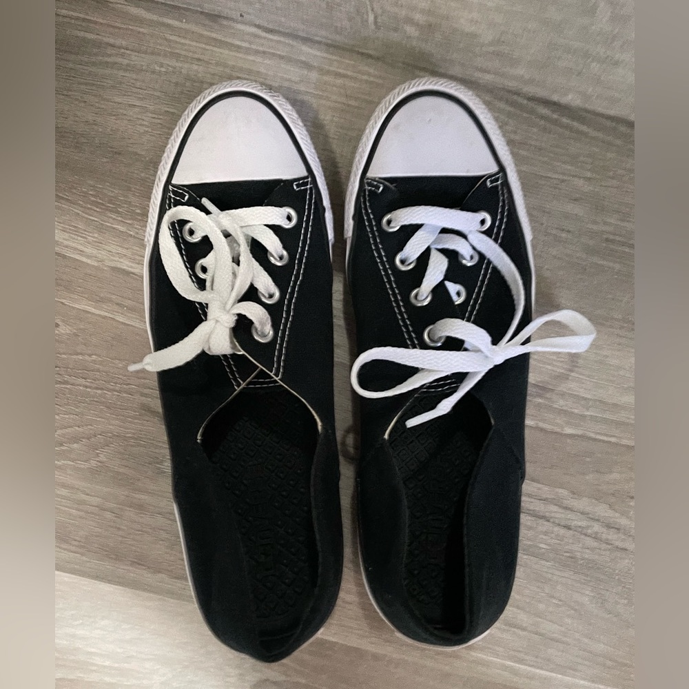 Converse 7.5 (7 fit) women's slip ons